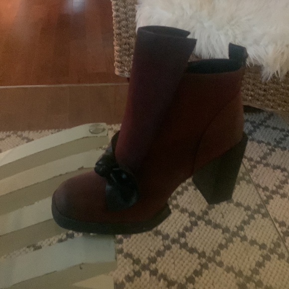 Funky vegan boot never worn - Picture 2 of 2